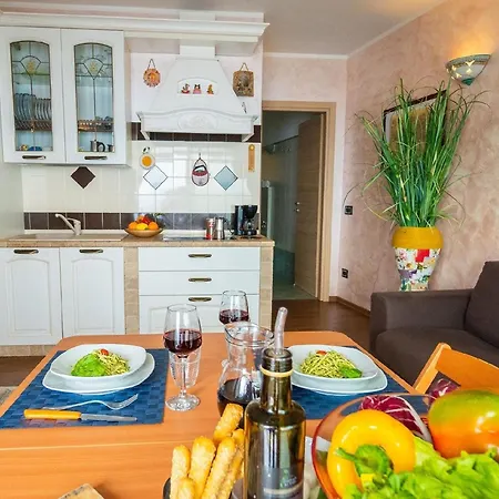 Apartment Mantegna Garten Mit Seeblick Und Schwimmbad