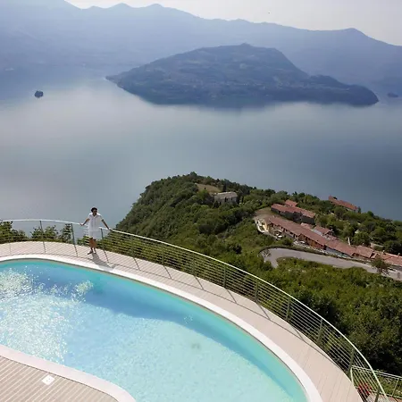 Mantegna Garten Mit Seeblick Und Schwimmbad Parzanica